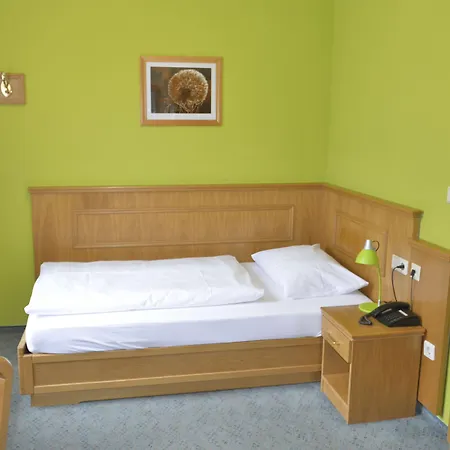 Land- Und Golfhotel Alte Fliegerschule
