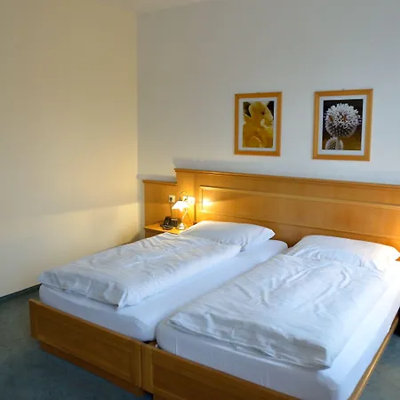 Hotel Land- Und Golfhotel Alte Fliegerschule 4*