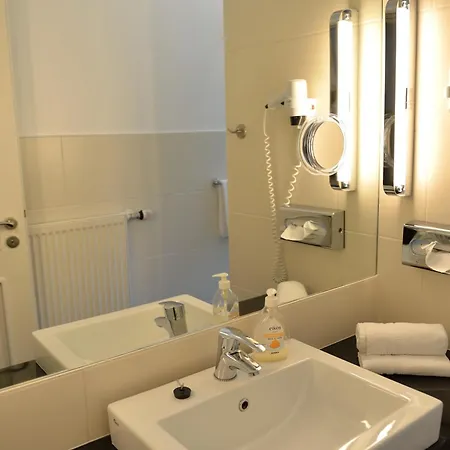 阿尔特费里格兰德高尔夫酒店 酒店 4*