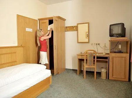 Land- Und Golfhotel Alte Fliegerschule 4*