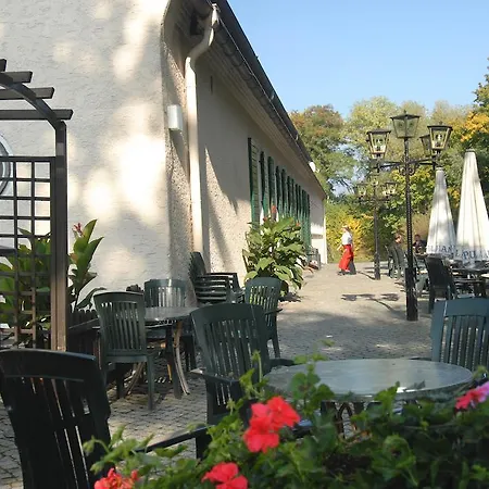 Szálloda Land- Und Golfhotel Alte Fliegerschule 4*