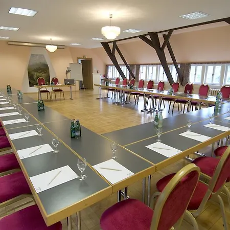 Land- Und Golfhotel Alte Fliegerschule