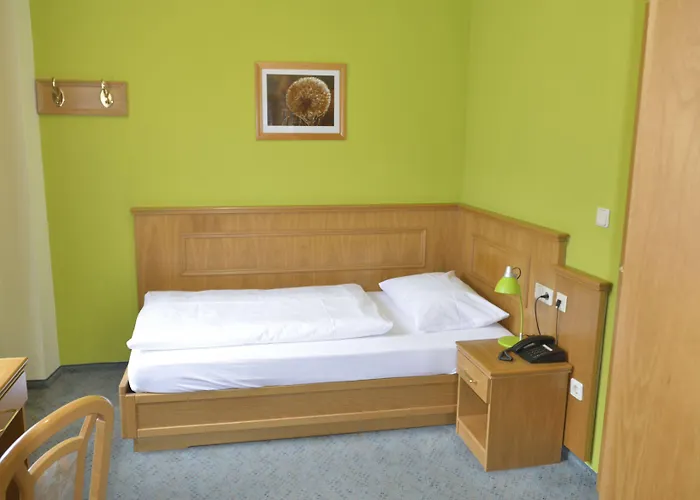 Land- Und Golfhotel Alte Fliegerschule