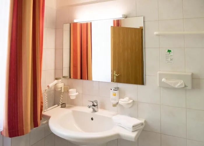 Land- Und Golfhotel Alte Fliegerschule